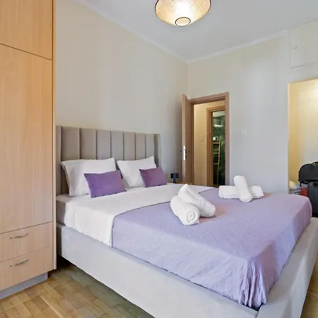 Georginas In Center *