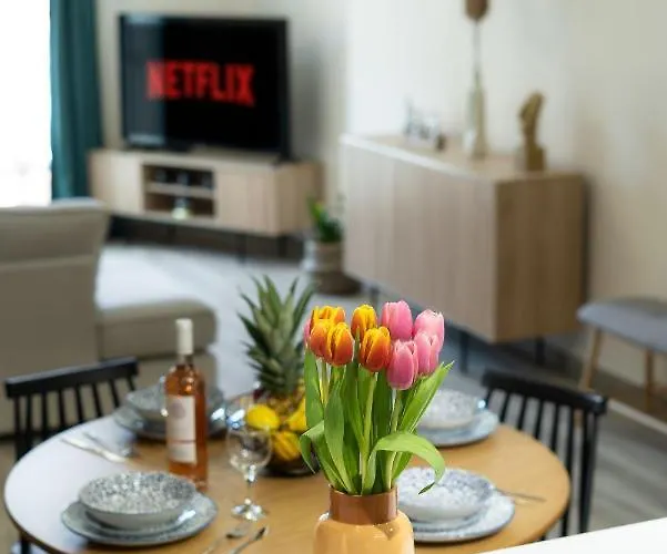 Georginas In Center *